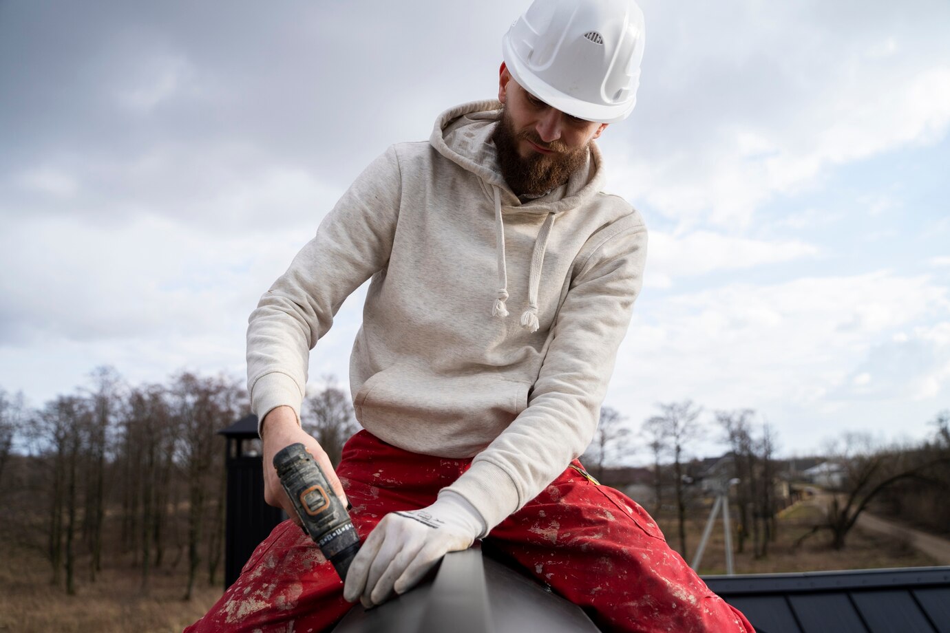 medium-shot-roofer-working-with-protection-helmet_23-2149343637